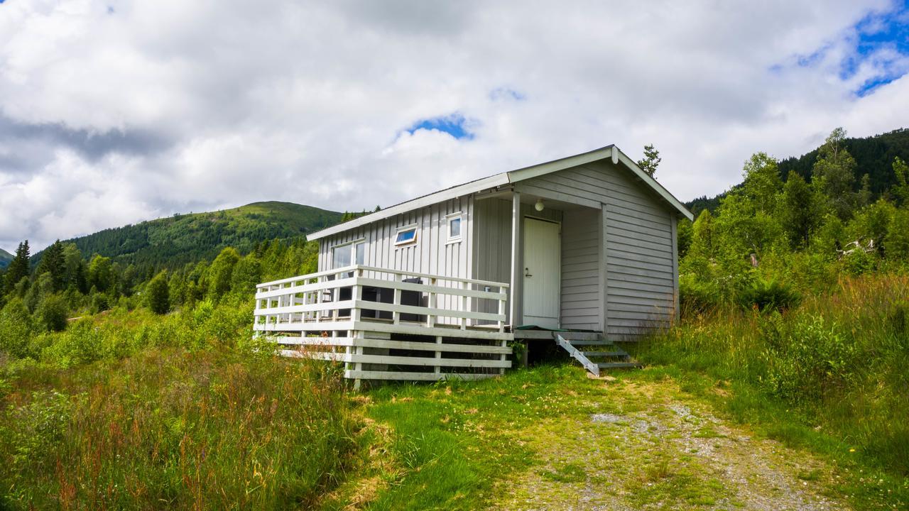 Отель Smordal Hytteutleie Og Camping Нурфьордэйд Экстерьер фото